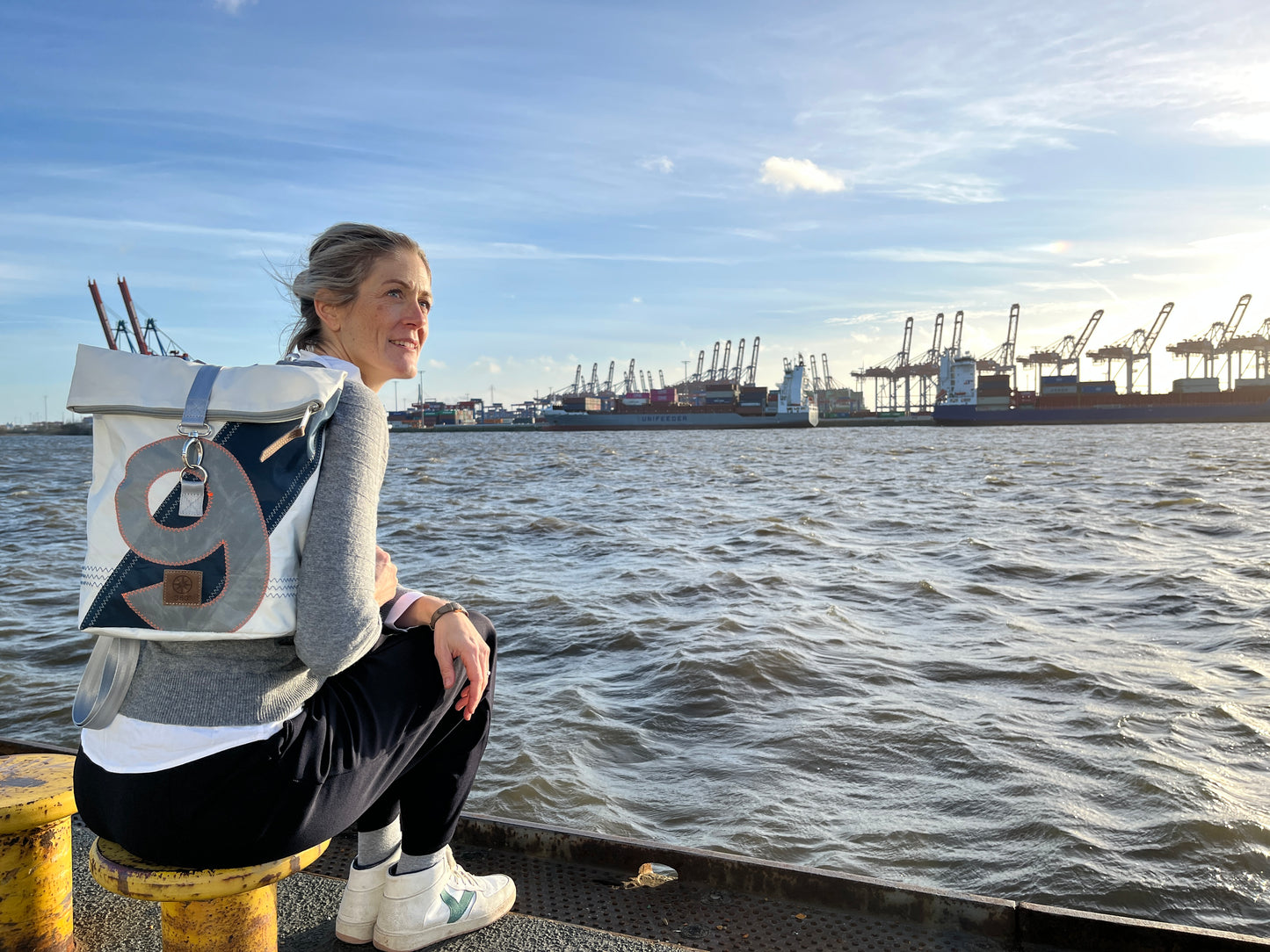 Rolltop Rucksack S 360 Grad "Möwe" / Segeltuch weiß blau / Motiv Zufallszahl grau