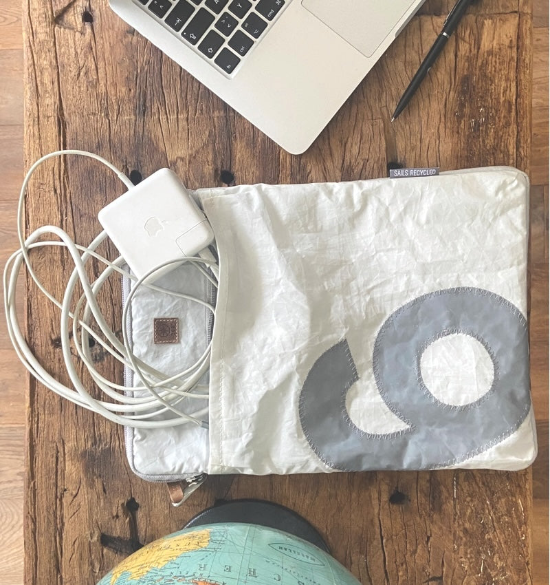 Laptopsleeve 16" 360 Grad "Hafen" / Segeltuch weiß / Motiv Zufallszahl grau