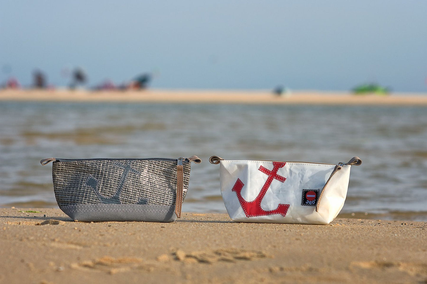 Etui 360 Grad "Navigator" / Segeltuch blau / Motiv Möwe rot