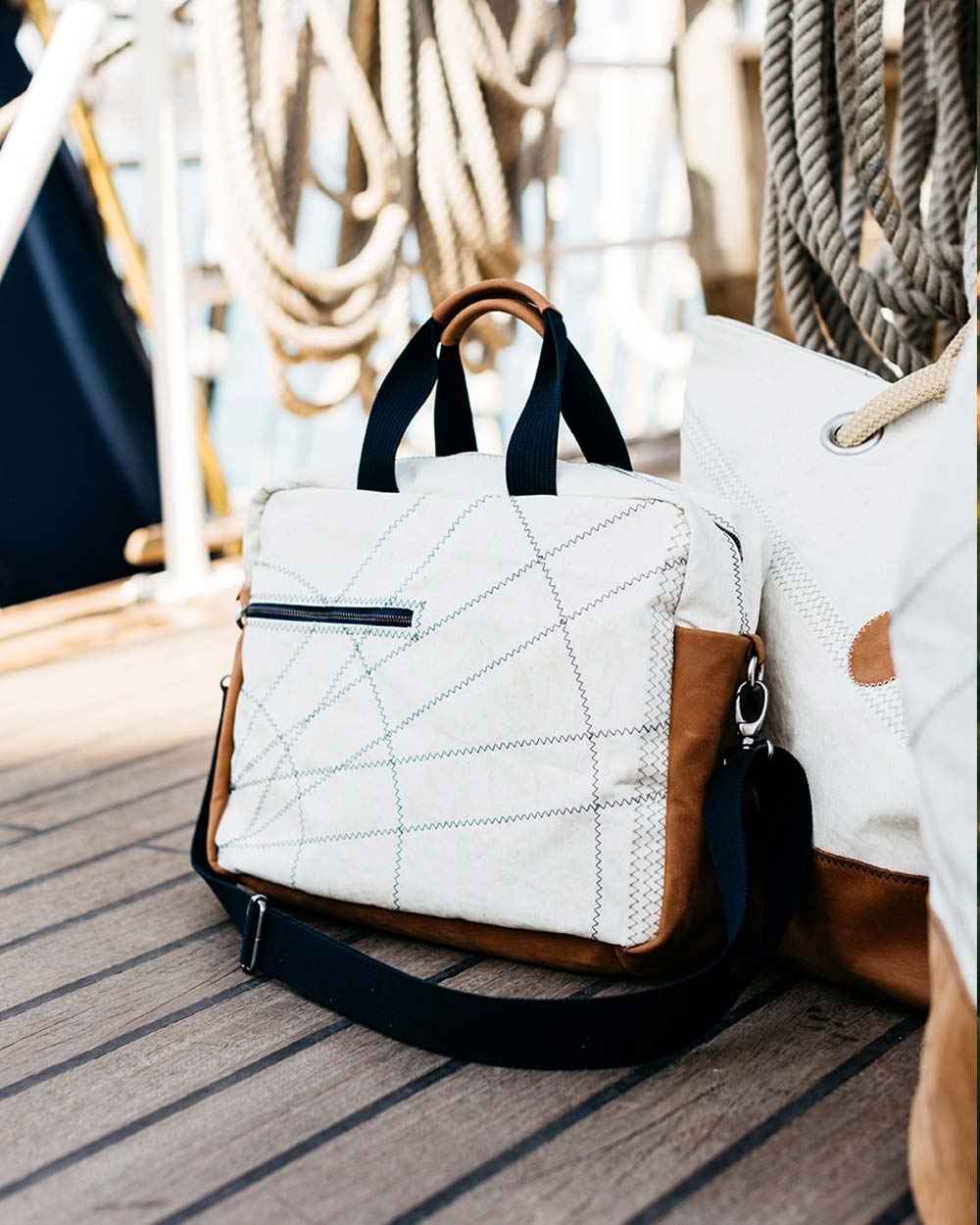 Businesstasche by 727 Sailbags / Segeltuch weiß / Leder Belem