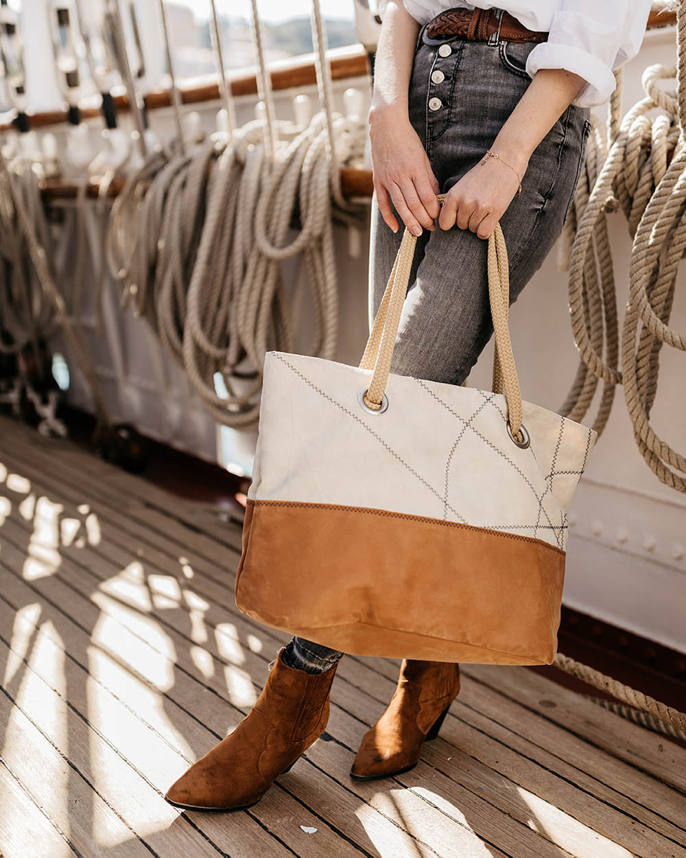 Damen Handtasche "Charlie" by 727 Sailbags / Segeltuch Belem / Boden Leder