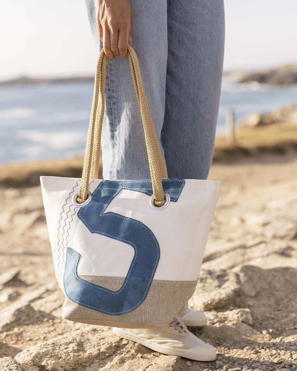 Damen Handtasche "Legende" by 727 Sailbags / Segeltuch weiß / Boden Leinen / Motiv 5 blau