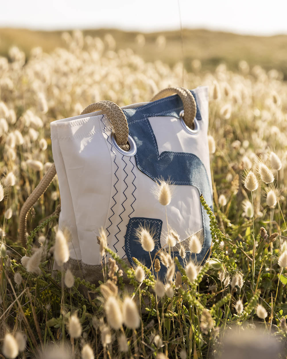 Damen Handtasche "Legende" by 727 Sailbags / Segeltuch weiß / Boden Leinen / Motiv 5 blau