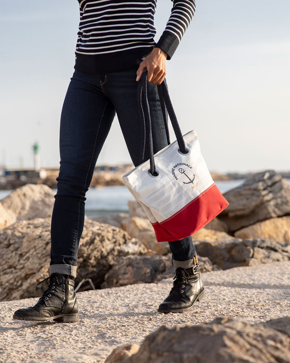 Damen Handtasche "Legende" by 727 Sailbags / Segeltuch weiß / Boden rot
