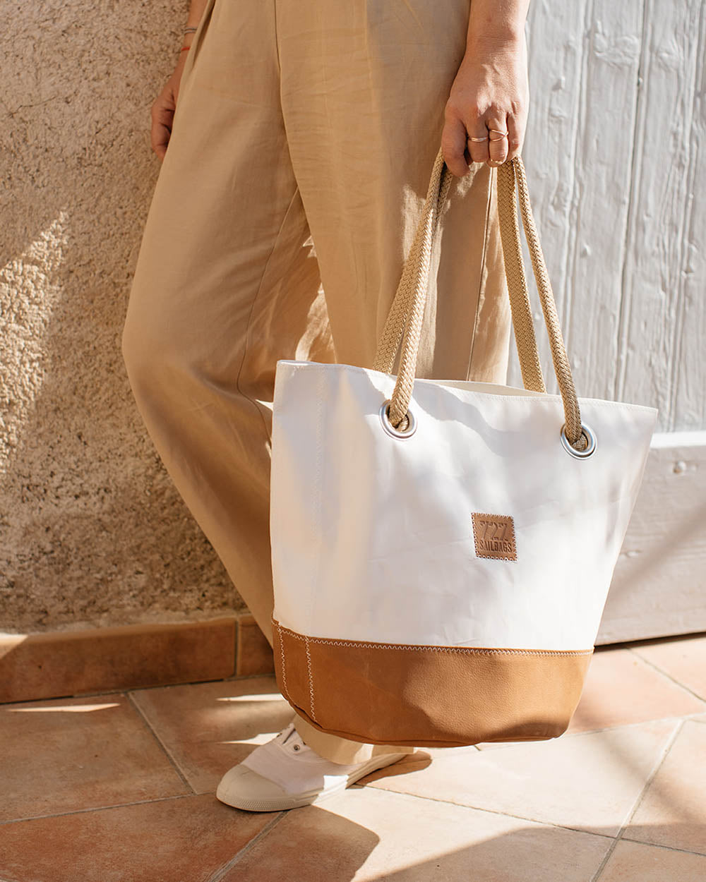 Damen Handtasche "Sandy" by 727 Sailbags / Segeltuch weiß / Boden Leder / Motiv 8 schwarz
