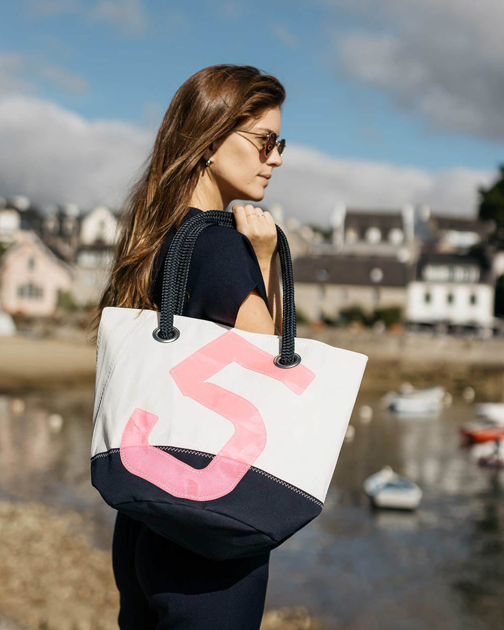 Damen Handtasche "Sandy" by 727 Sailbags / Segeltuch weiß / Boden navy / Motiv 5 pink