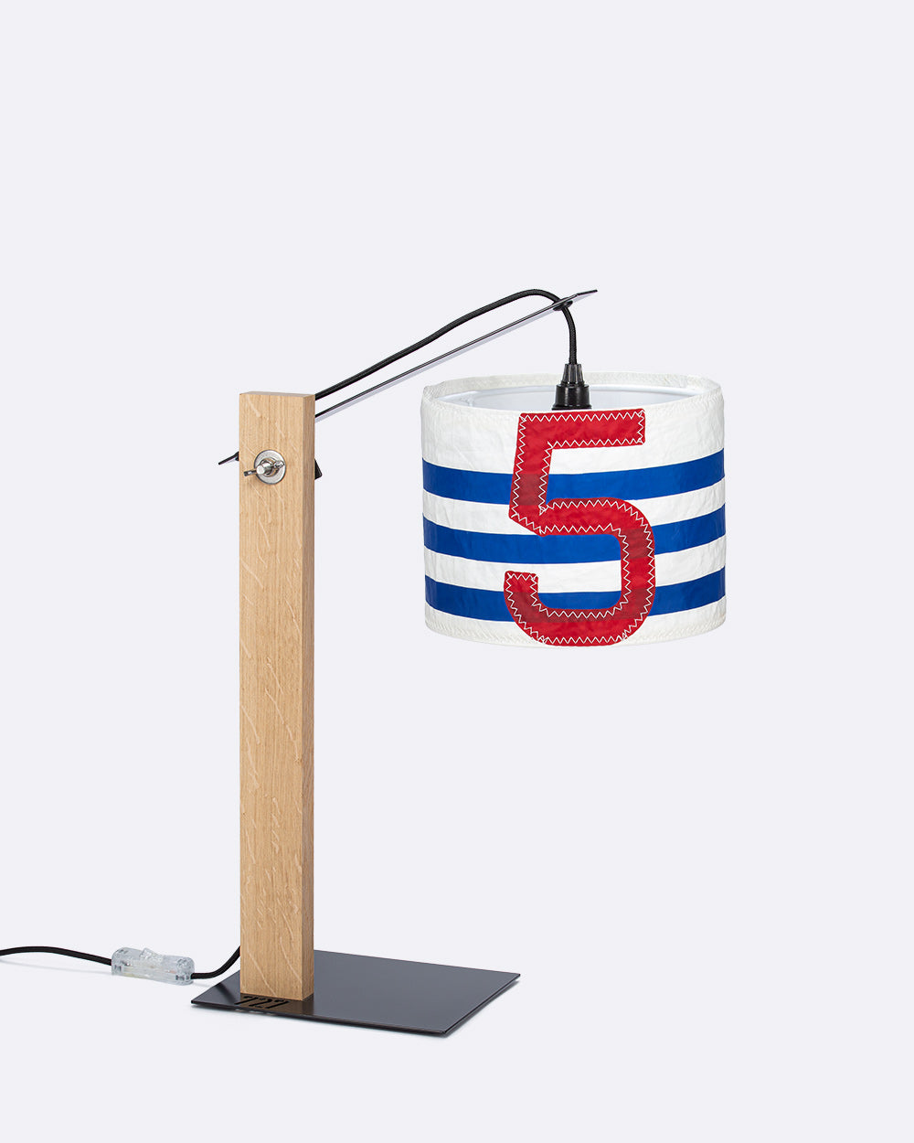 Schreibtischlampe by 727 Sailbags / Segeltuch weiß blau / Motiv 5 rot