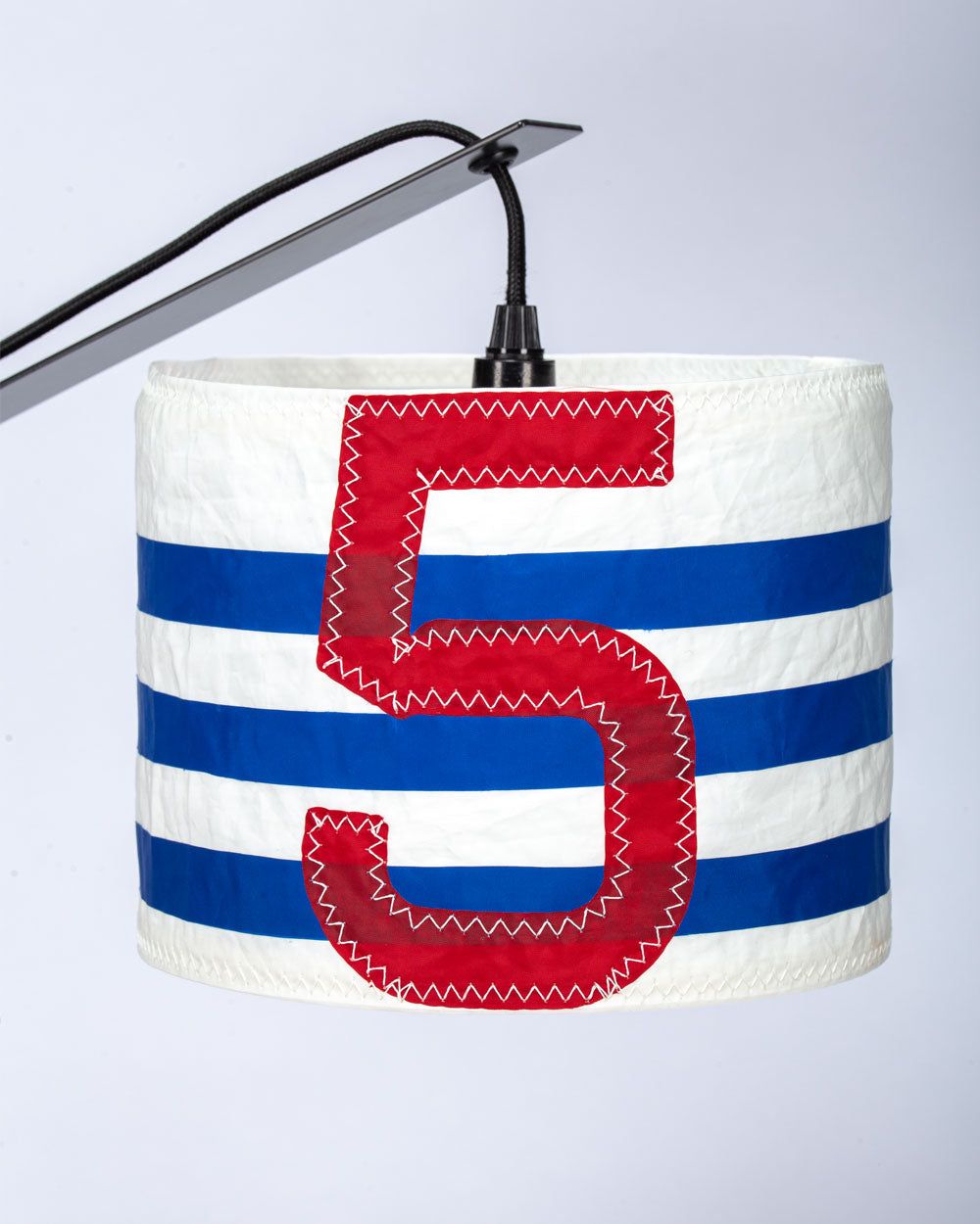 Schreibtischlampe by 727 Sailbags / Segeltuch weiß blau / Motiv 5 rot