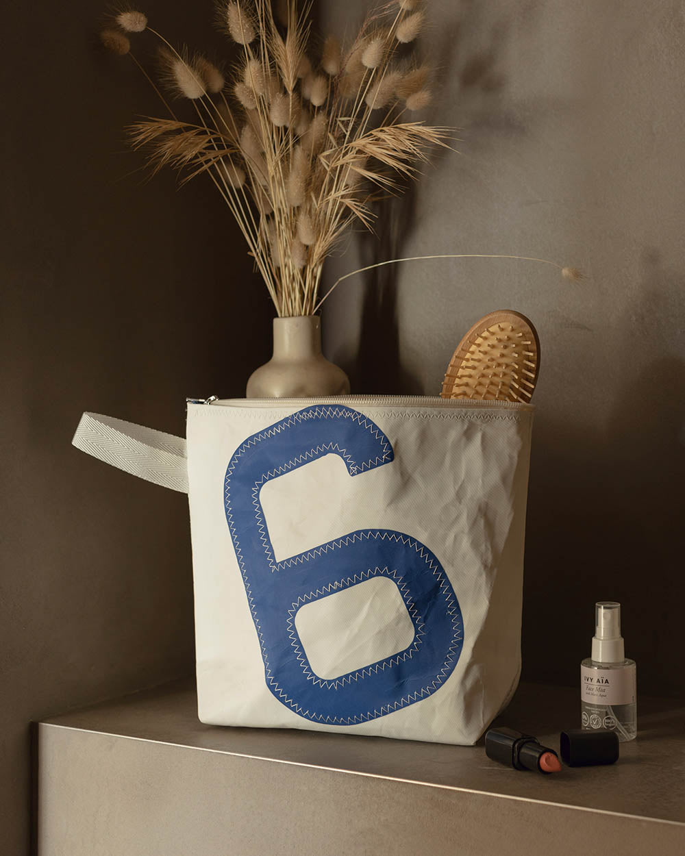 Kosmetiktasche "Classique" by 727 Sailbags / Segeltuch weiß / Motiv 6 blau