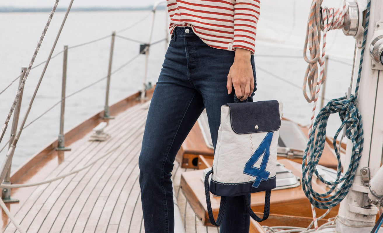 Rucksack "Odyssey" by 727 Sailbags / Segeltuch weiß navy / Motiv 4 blau
