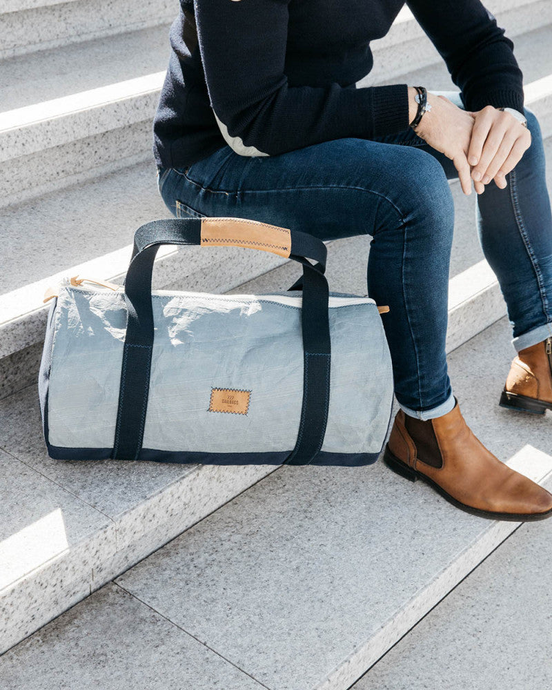 Reisetasche "Polochon" by 727 Sailbags / Segeltuch grau / Boden navy