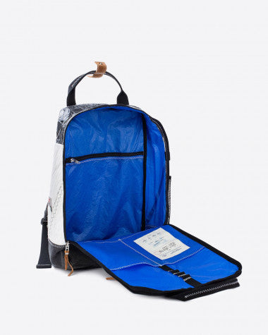 Rucksack "Wally" by 727 Sailbags / Segeltuch weiß schwarz / Boden schwarz