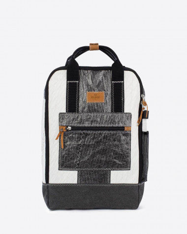 Rucksack "Wally" by 727 Sailbags / Segeltuch weiß schwarz / Boden schwarz