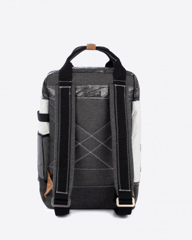 Rucksack "Wally" by 727 Sailbags / Segeltuch weiß schwarz / Boden schwarz