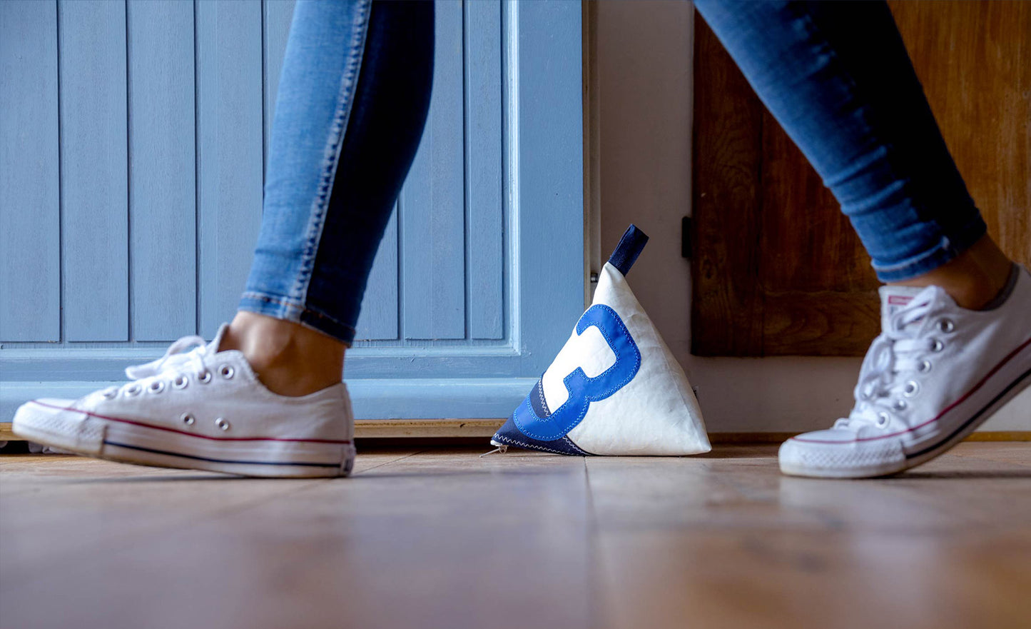 Türstopper Bodenstopper "Berlingo" by 727 Sailbags / Segeltuch weiß navy / Motiv 4 rot