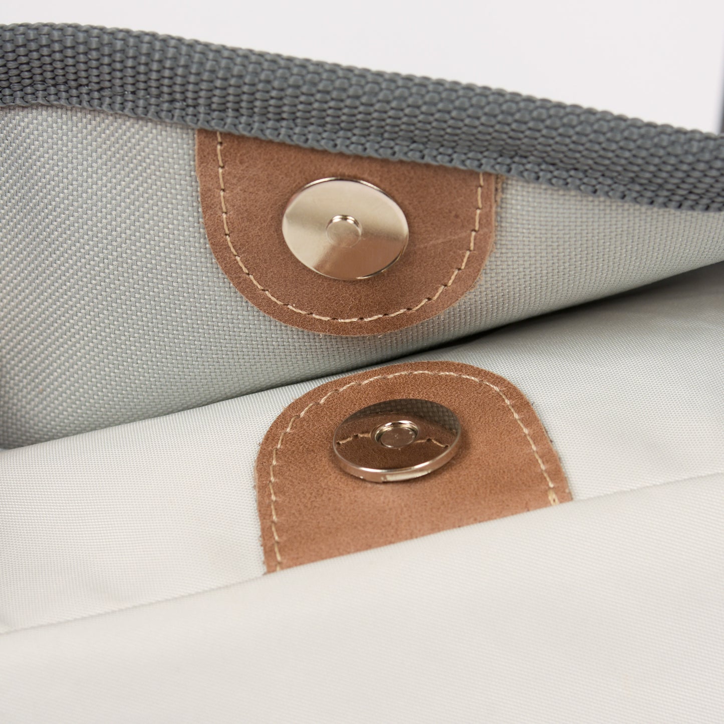 Damen Umhängetasche 360 Grad "Perle" / Segeltuch weiß / Motiv Stencil