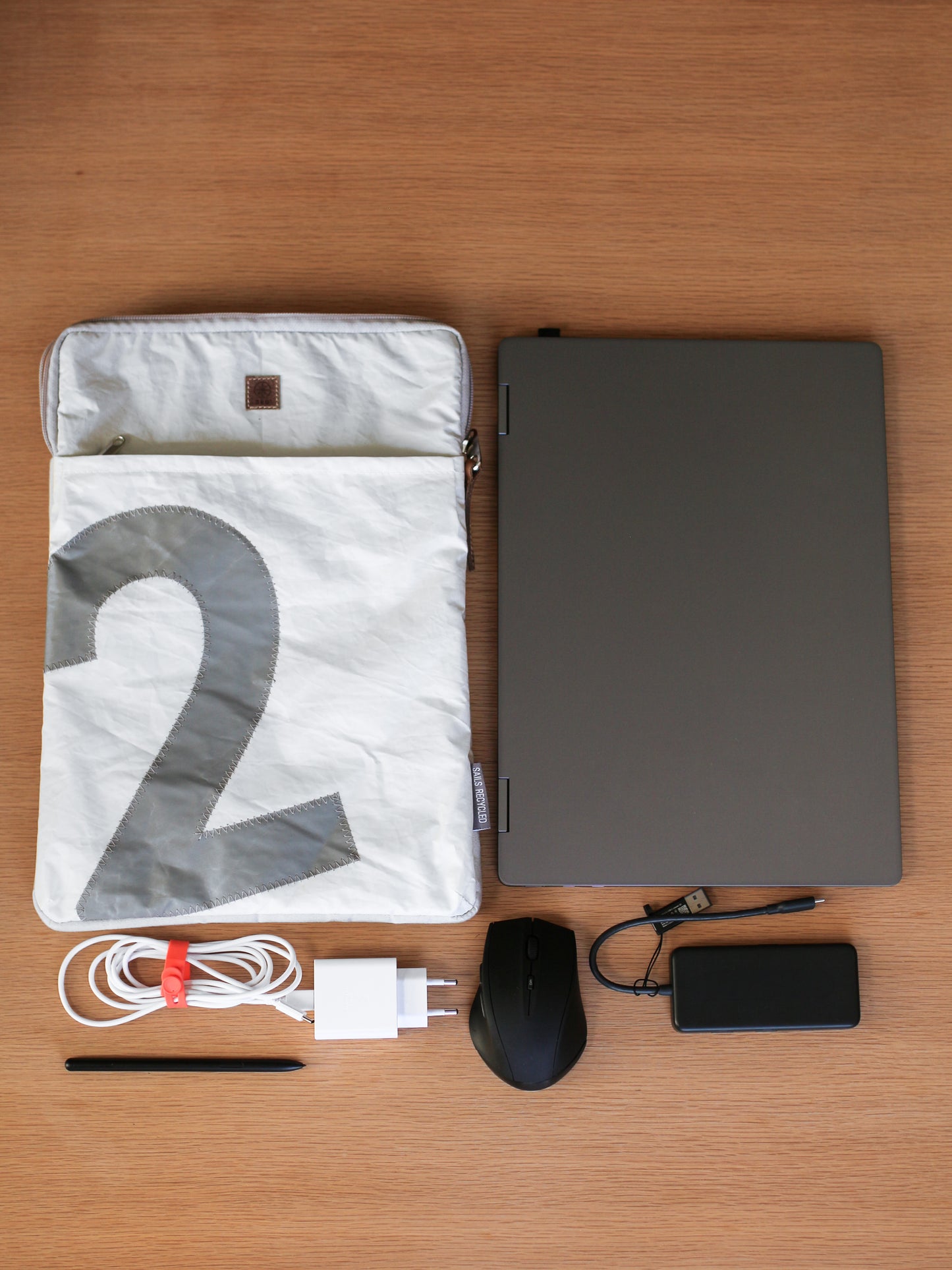Laptopsleeve 16" 360 Grad "Hafen" / Segeltuch weiß / Motiv Zufallszahl grau
