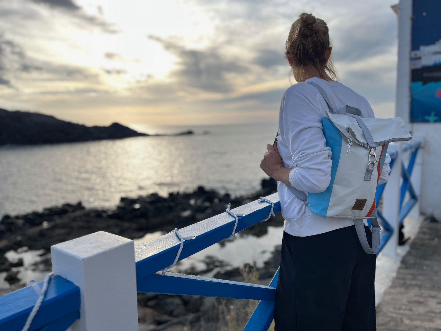 Rolltop Rucksack S 360 Grad "Möwe" / Segeltuch weiß blau orange / Motiv WEEL Kollektion