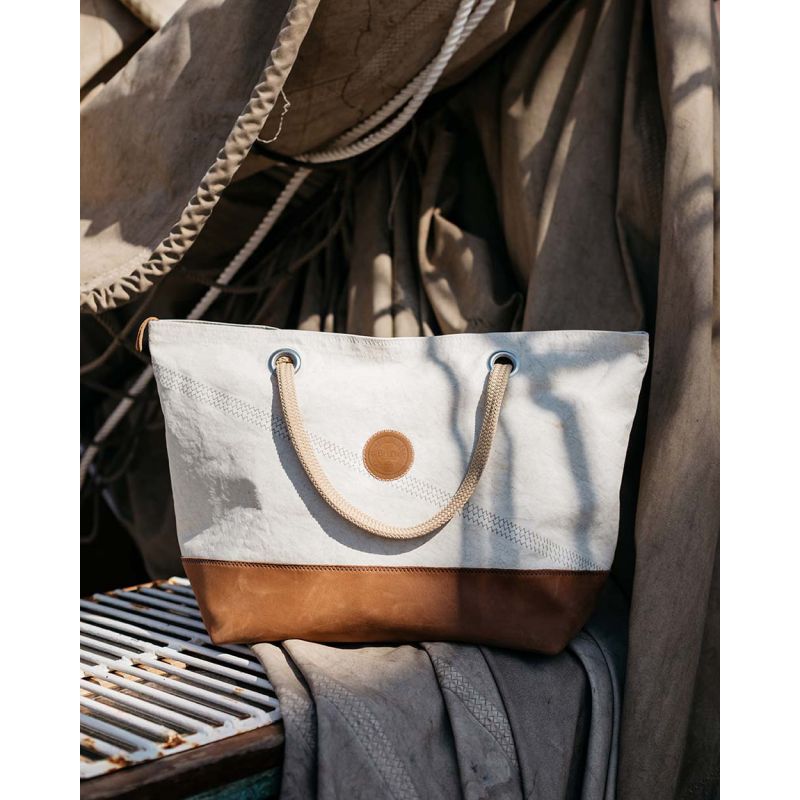 Damen Reisetasche "Carla" by 727 Sailbags / Segeltuch Belem / Boden Leder