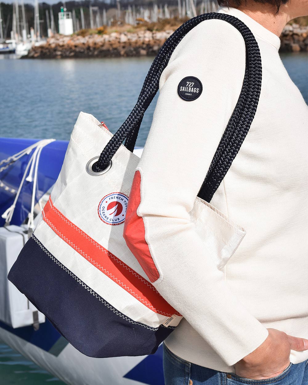 Damen Handtasche "Legende" by 727 Sailbags / Segeltuch weiß rot / Boden navy