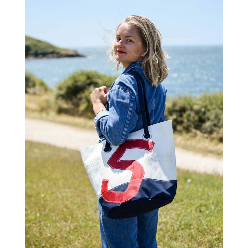 Damen Handtasche "Sandy" by 727 Sailbags / Segeltuch weiß / Boden navy / Motiv 5 rot