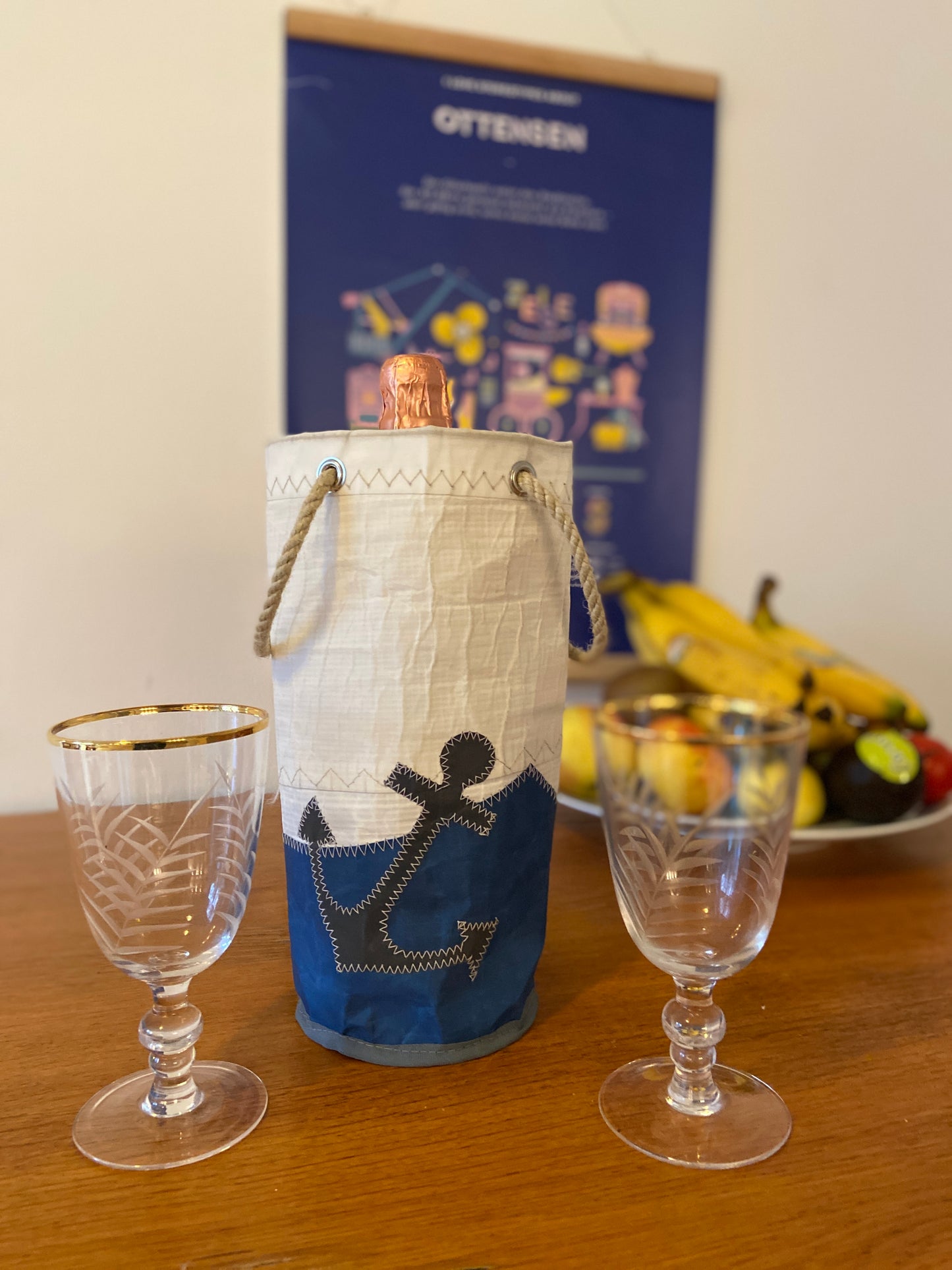 Flaschentasche 360 Grad "Buddel" / Segeltuch weiß blau / Motiv Anker grau