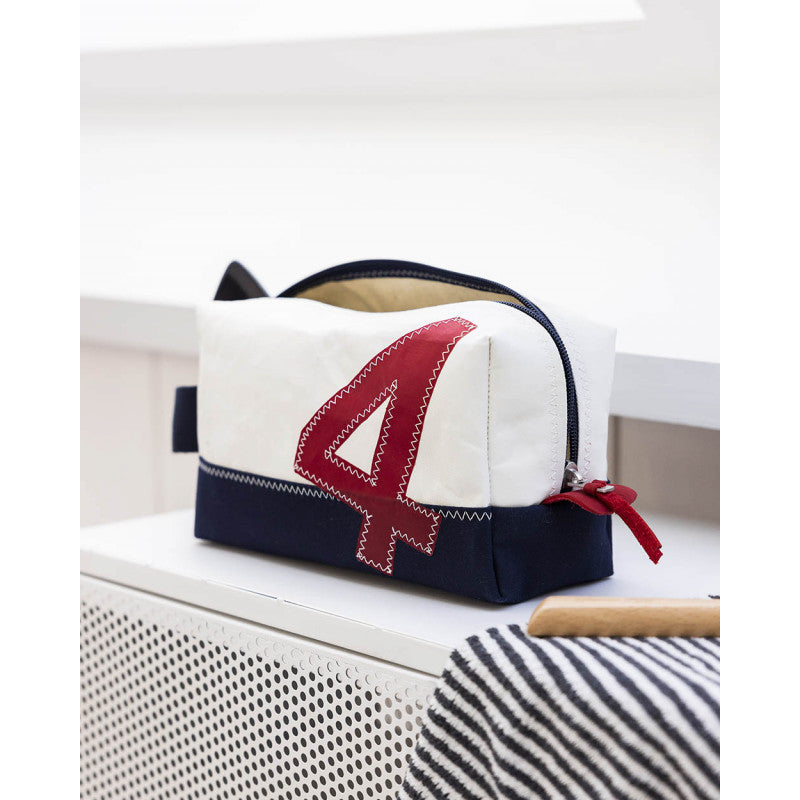 Kulturbeutel "Windy" by 727 Sailbags / Segeltuch marineblau rot / Motiv 4 rot