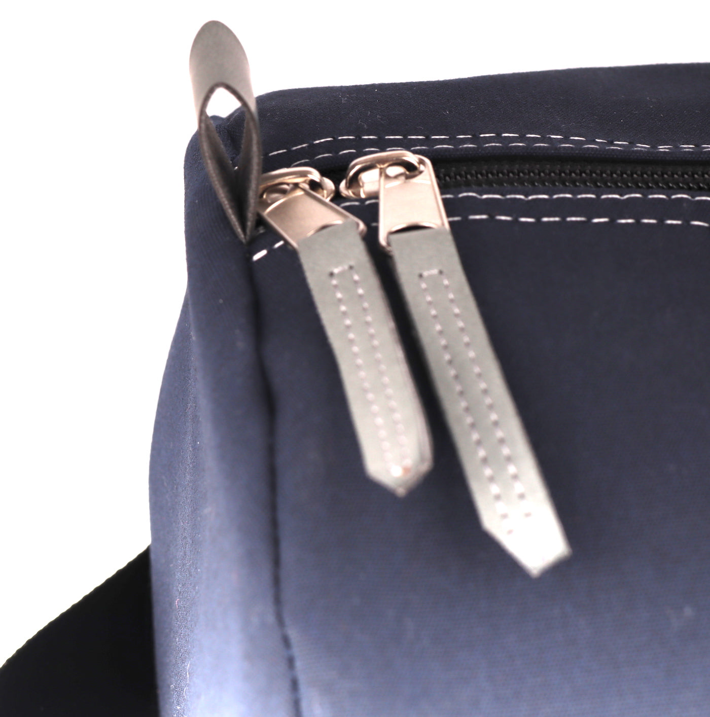Reisetasche 360 Grad "Pirat" / Segeltuch blau weiß / Motiv Zufallszahl rot