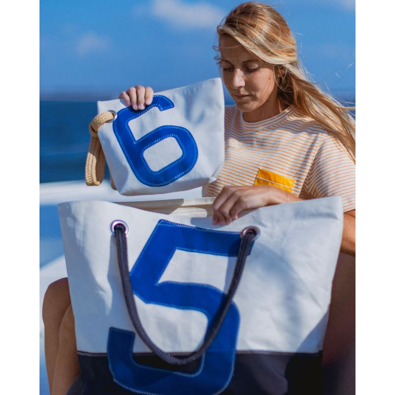 Damen Reisetasche "Carla" by 727 Sailbags / Segeltuch weiß / Boden navy / Motiv 5 blau