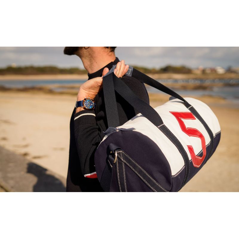 Reisetasche "Polochon" by 727 Sailbags / Segeltuch weiß / Boden navy / Motiv 5 rot