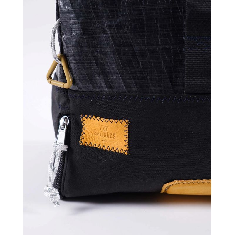 Rucksack "Dinghy" by 727 Sailbags / Segeltuch schwarz / Boden schwarz