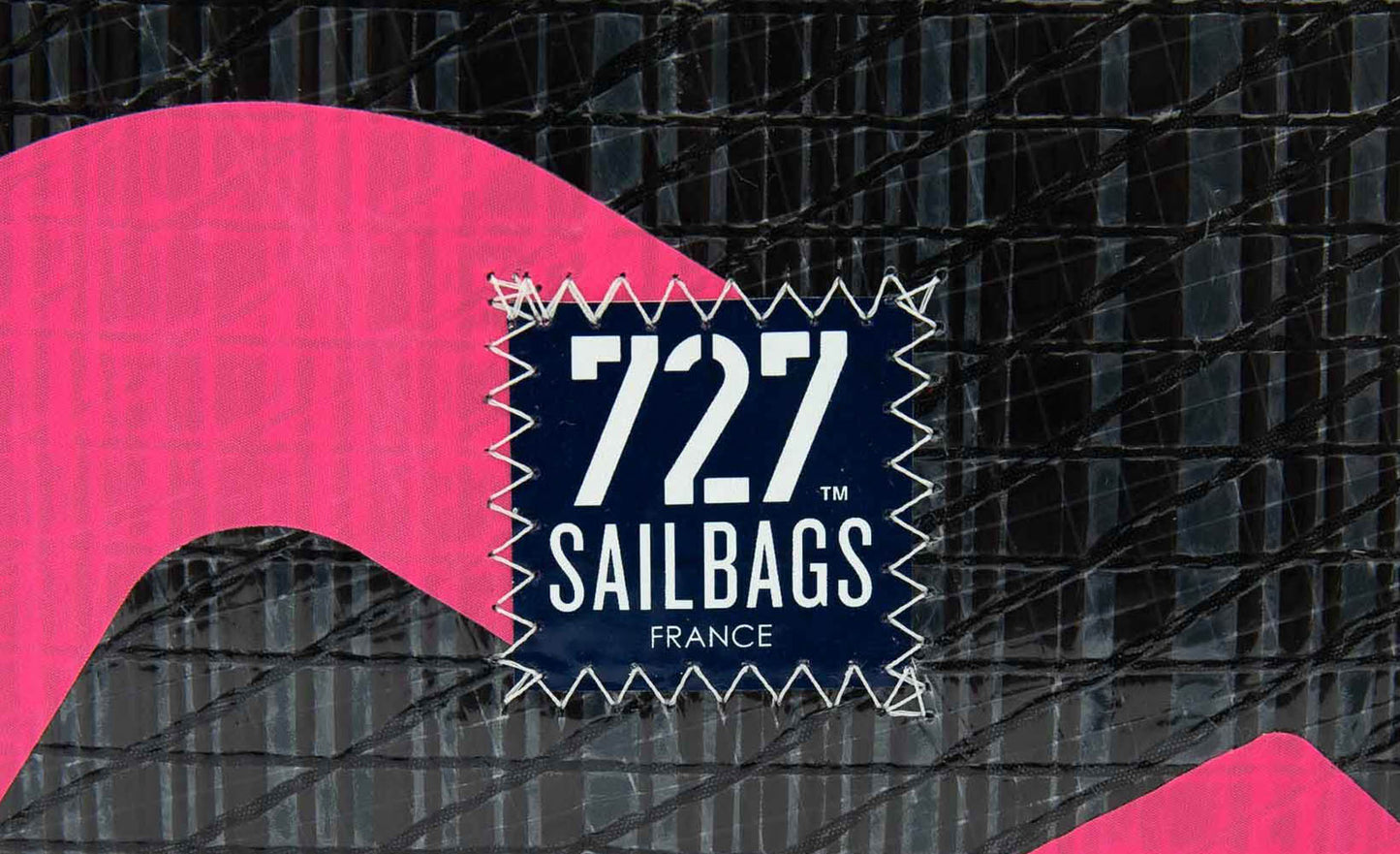 Geldbeutel "Petit Sac" by 727 Sailbags / Segeltuch schwarz / Motiv Zufallszahl pink