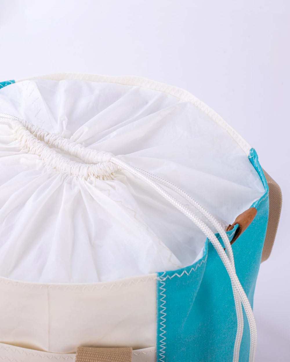 Damen Handtasche "Bucket Bag" by 727 Sailbags / Segeltuch weiß türkis / Boden Leinen