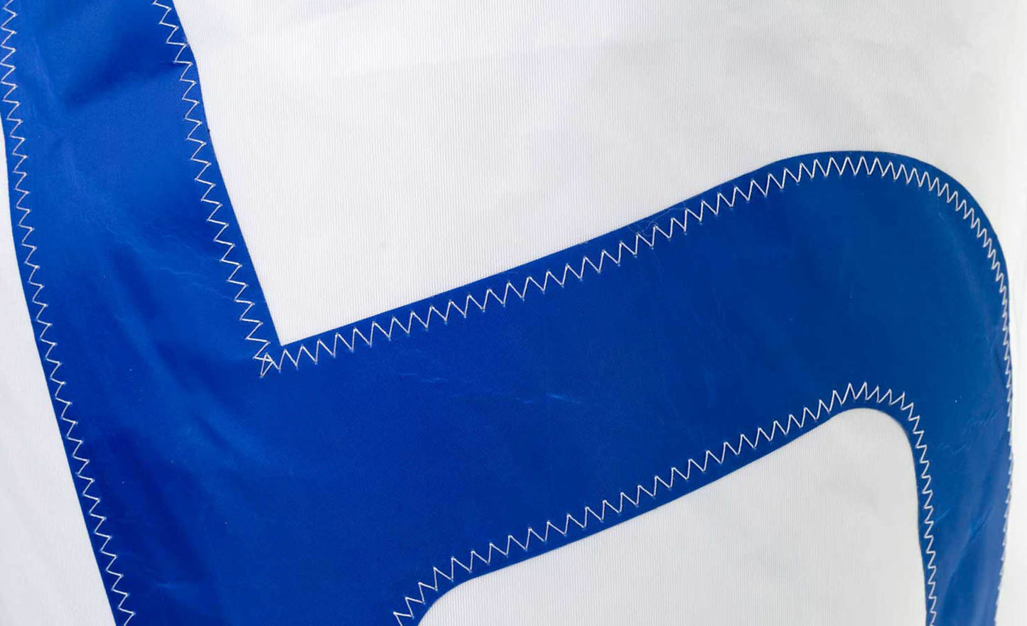 Wäschekorb Wäschetonne "Grande" by 727 Sailbags / Segeltuch weiß / Motiv 6 blau